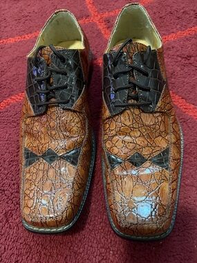 Men's Croc-Textured Brown Lace-Up Derby Shoes